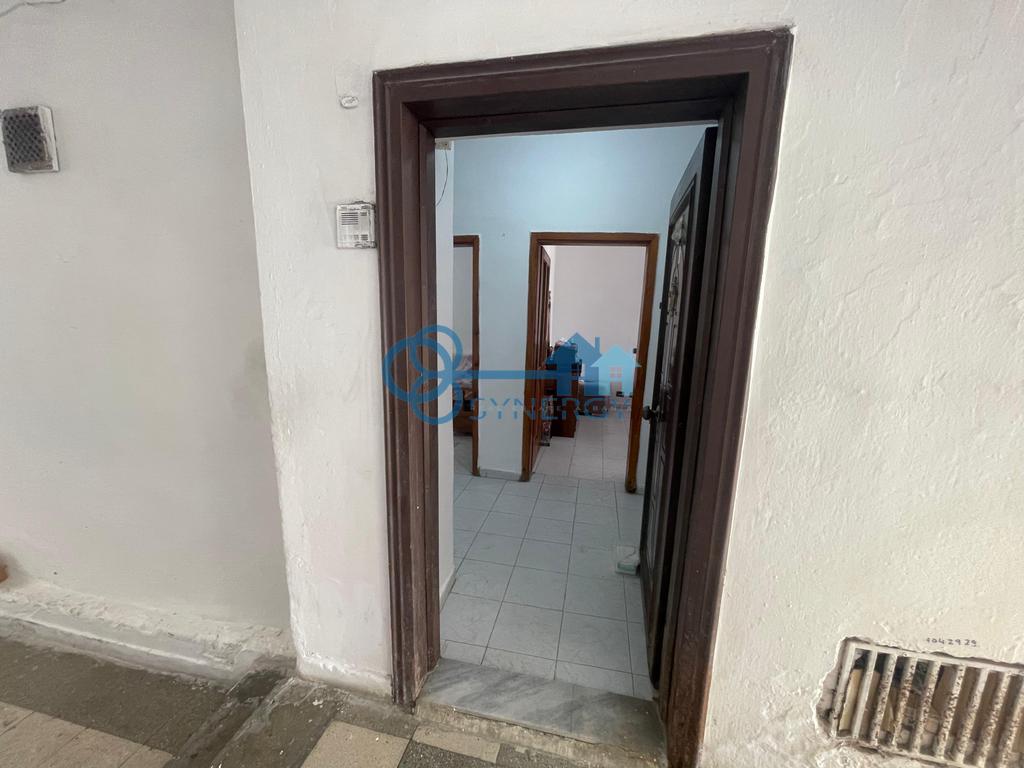 Shitet apartament 1+1