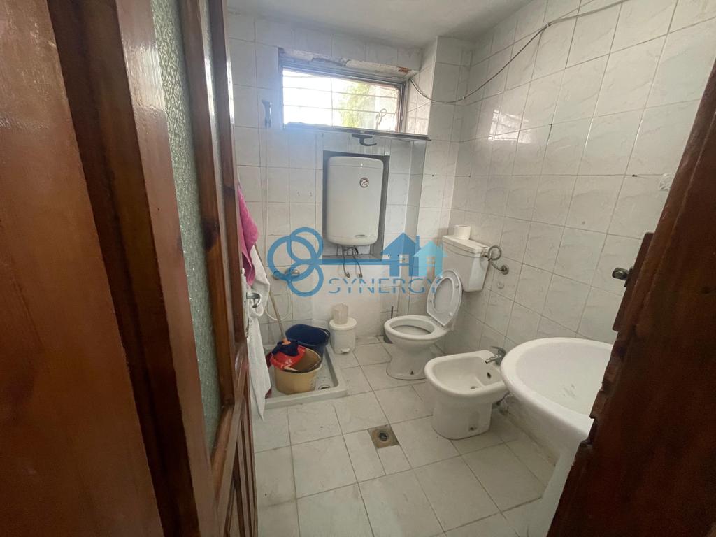 Shitet apartament 1+1