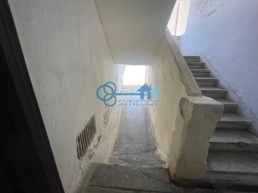 Shitet apartament 1+1