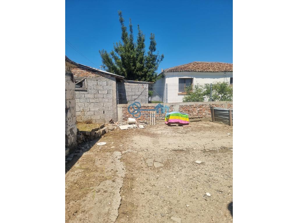 Casa privata in vendita a luz te madh, kavaje!