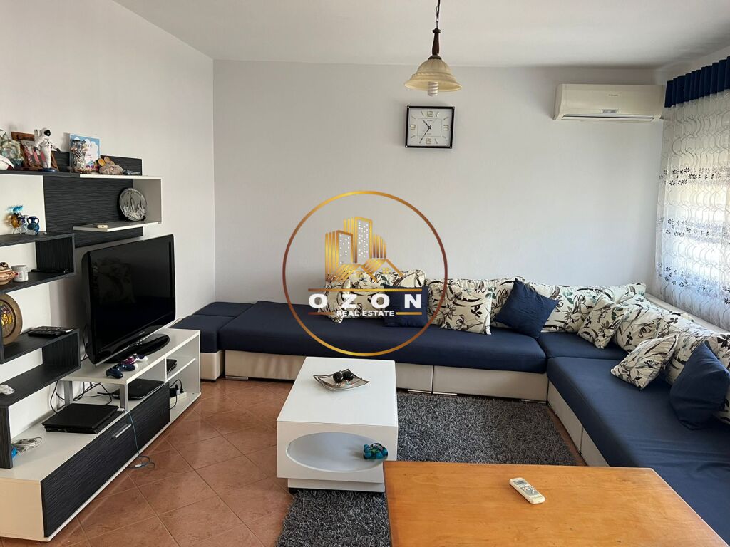 Apartment 1+1 zum verkauf bei Mali i Robit, golem!