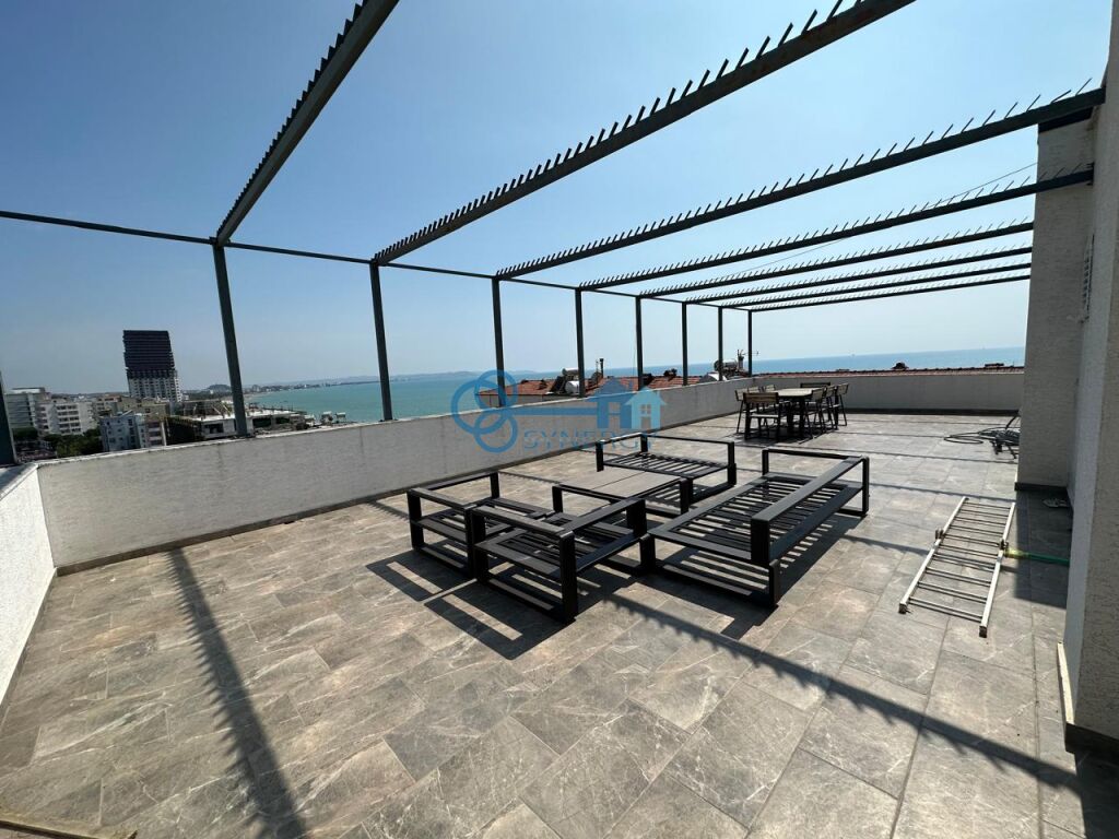 Vendita attico + balcone