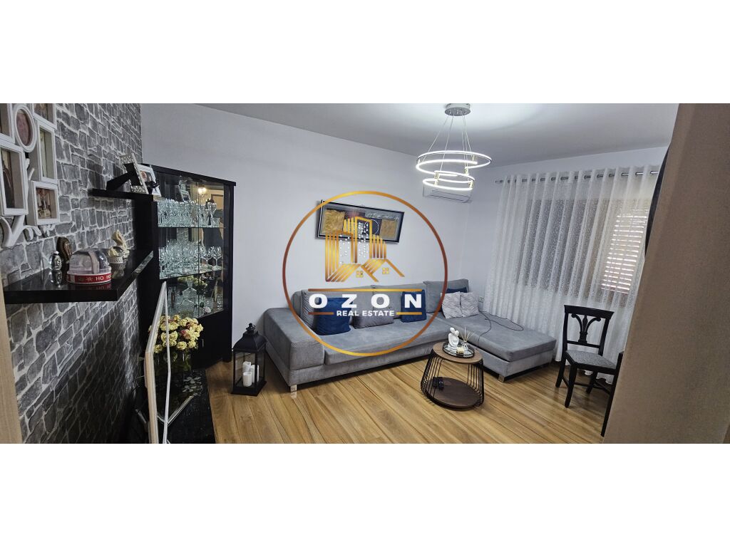 Location d'un appartement 2+1+2 avec place de parking près de kurora e kopshtit botanik!