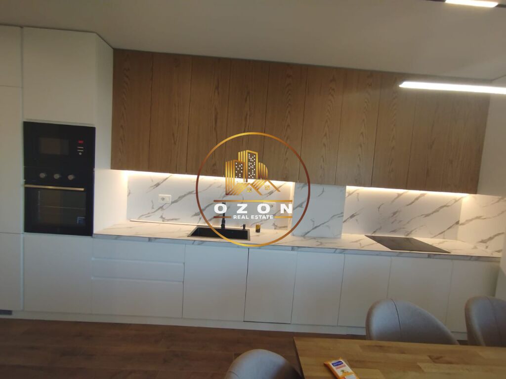 Location d'un appartement 2+1+2 avec place de parking près de kurora e kopshtit botanik!