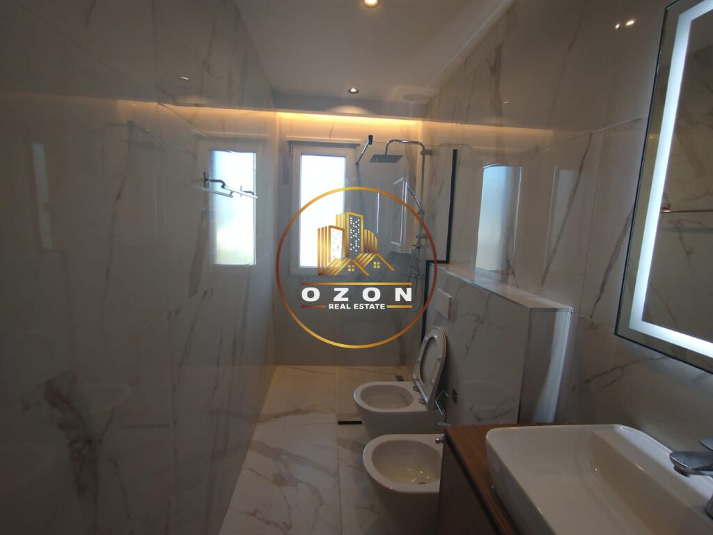 Location d'un appartement 2+1+2 avec place de parking près de kurora e kopshtit botanik!