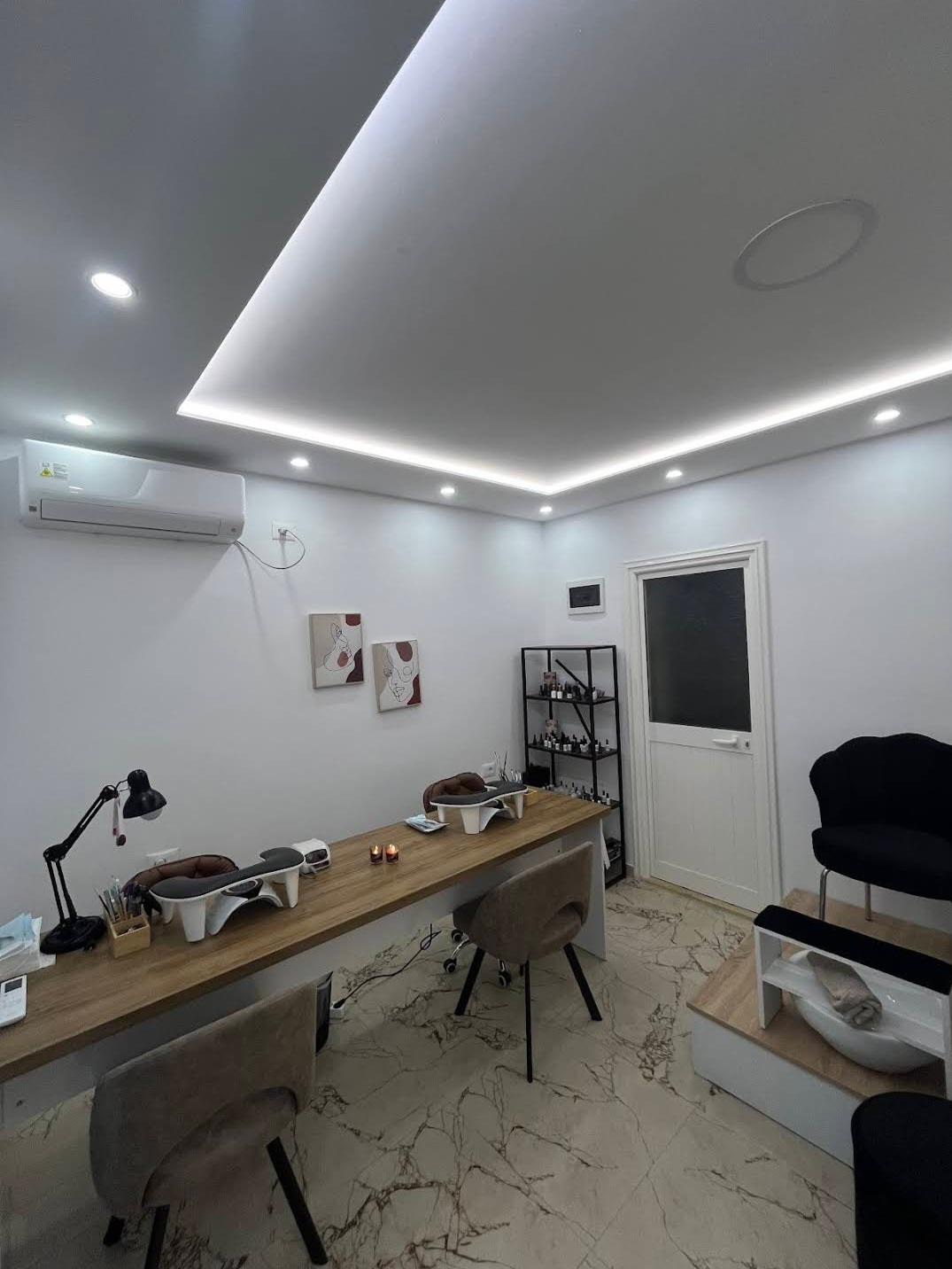 Vente | local commercial | 21 dhjetori | 5200 € (2)