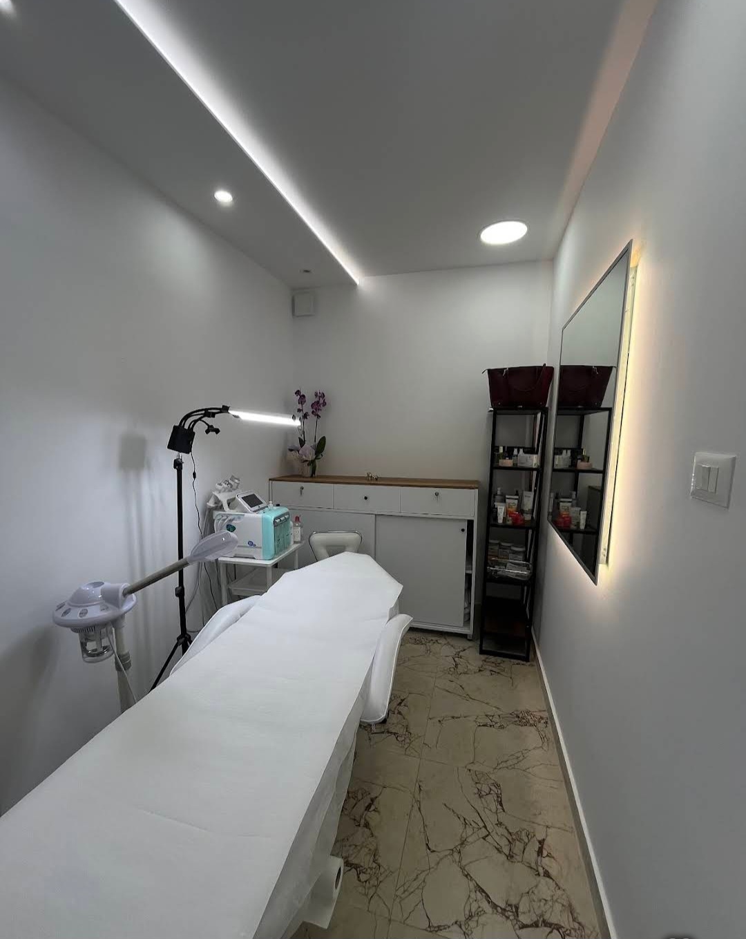 Vente | local commercial | 21 dhjetori | 5200 € (5)