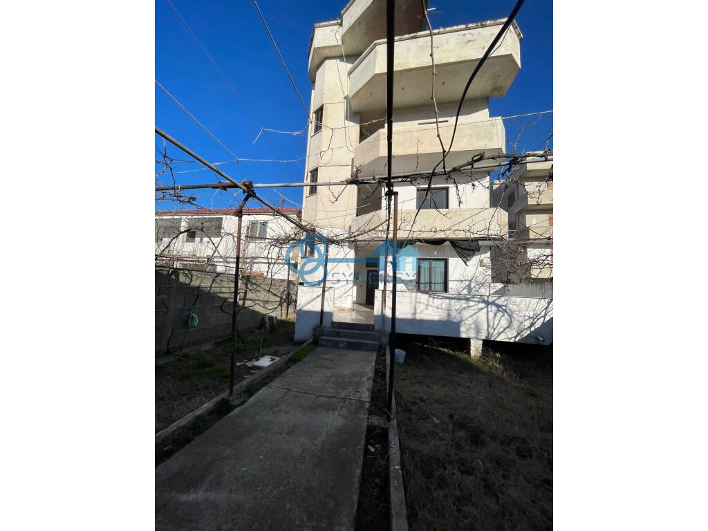Villa for sale, 3 floors on the beach