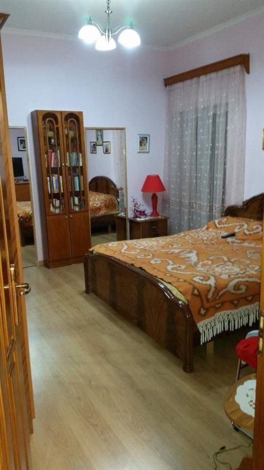 Shitje | shtëpi private 2 kateshe | qytet studenti | 200000 €