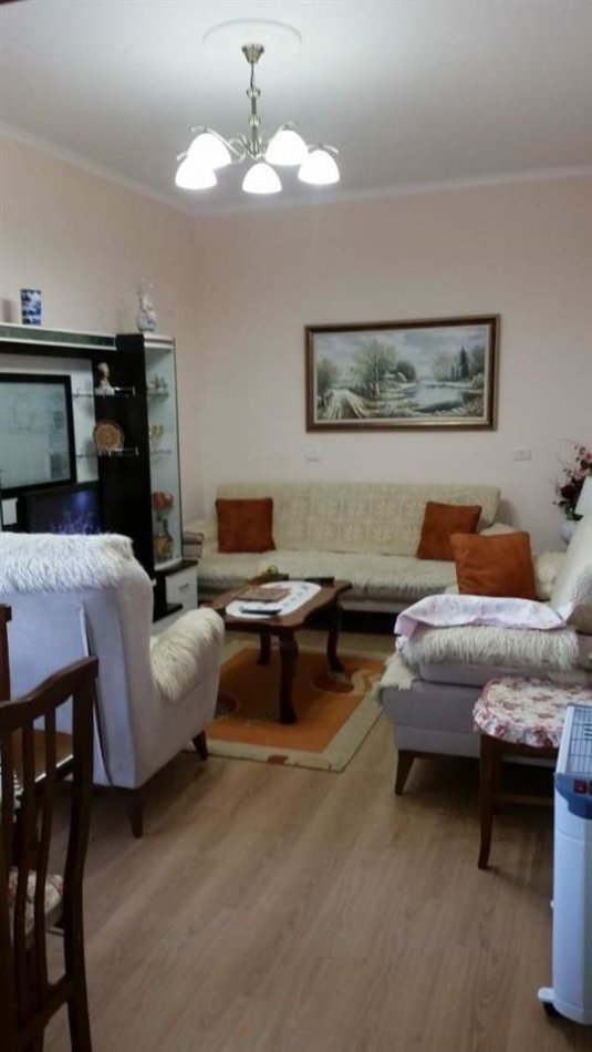 Shitje | shtëpi private 2 kateshe | qytet studenti | 200000 € (3)