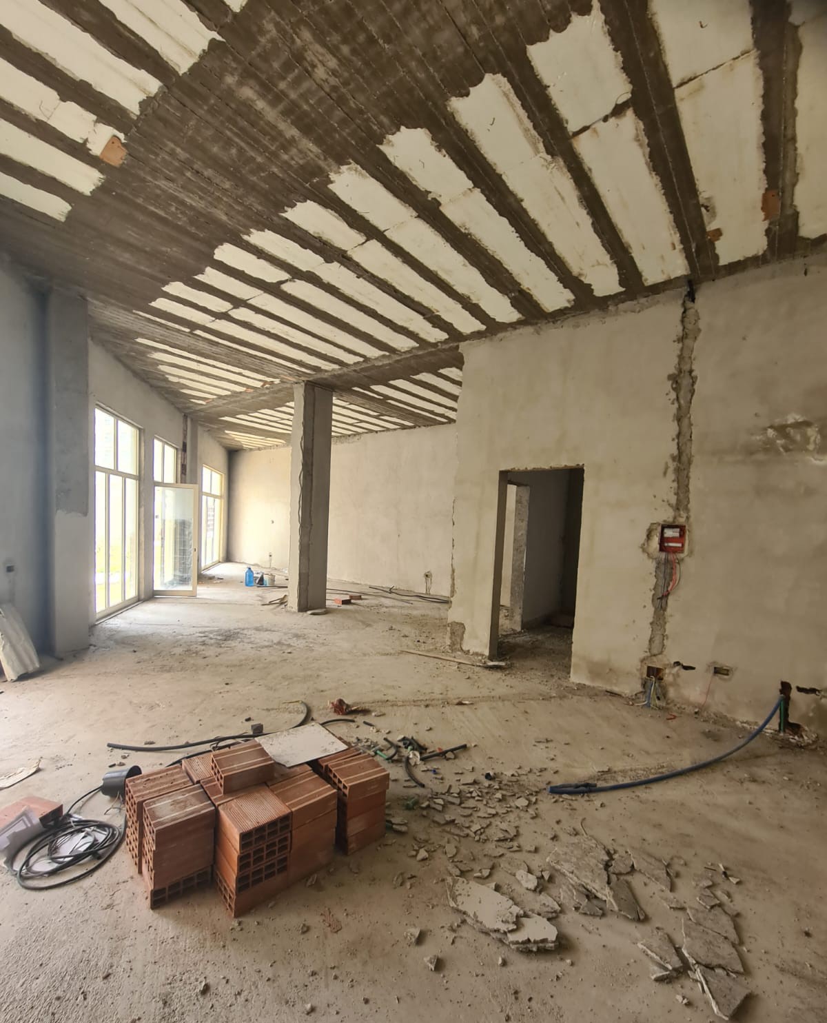 Vente | local commercial | Liqeni i Thatë | 270000 €