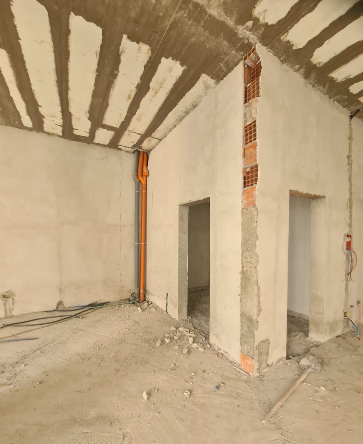 Vente | local commercial | Liqeni i Thatë | 270000 € (3)