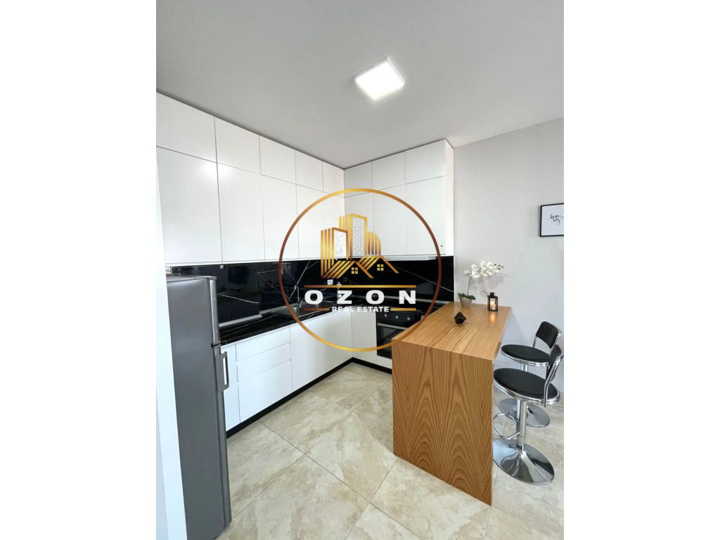 Aluga-se: Apartamento 1+1 em Komuna e Parisit!