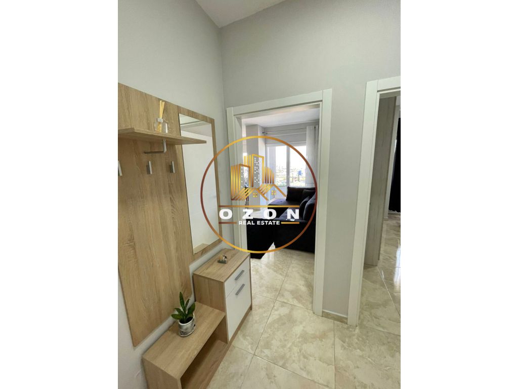 Aluga-se: Apartamento 1+1 em Komuna e Parisit!