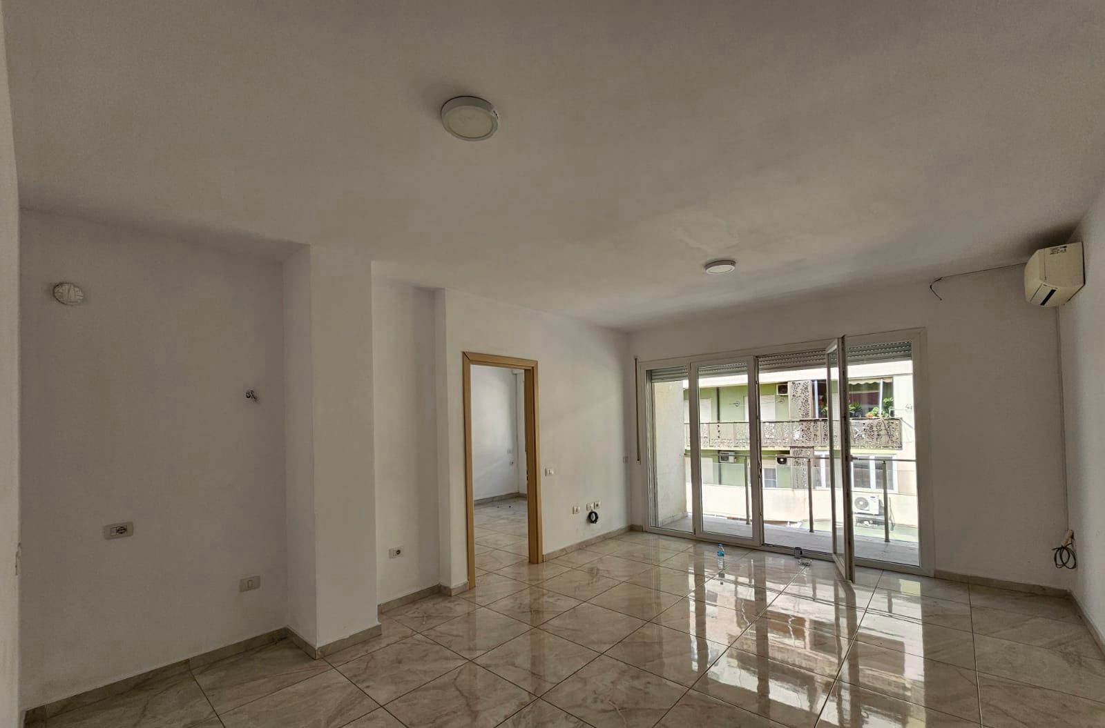 Qera | apartment 1 + 1 | zogu i zi | €550/month