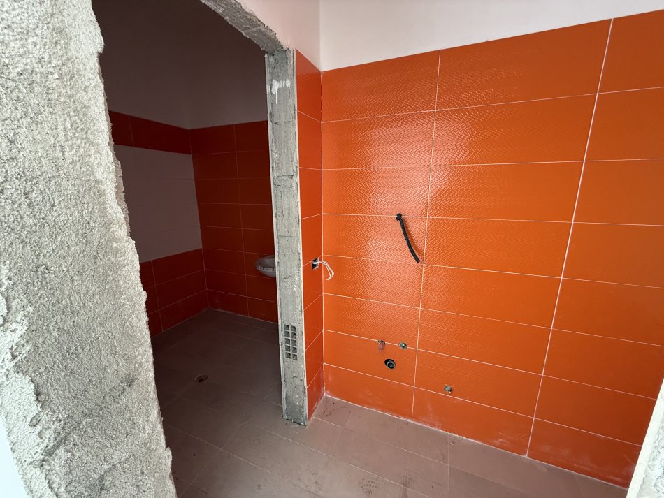 Sale | business premises | diga liqenit;liqeni thatë | 149350 € (3)