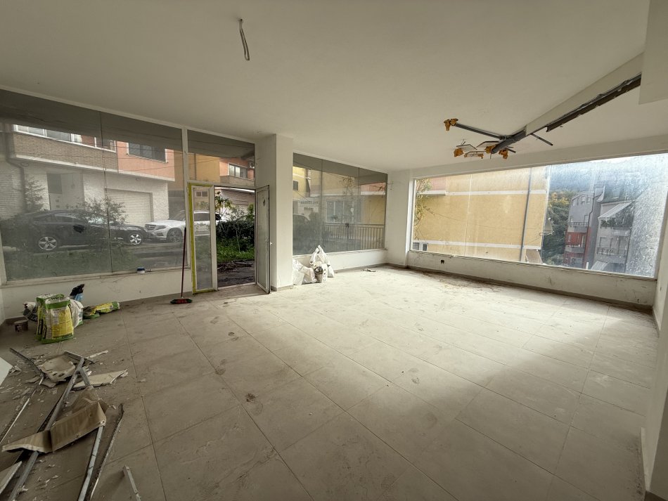Sale | business premises | diga liqenit;liqeni thatë | 149350 € (4)