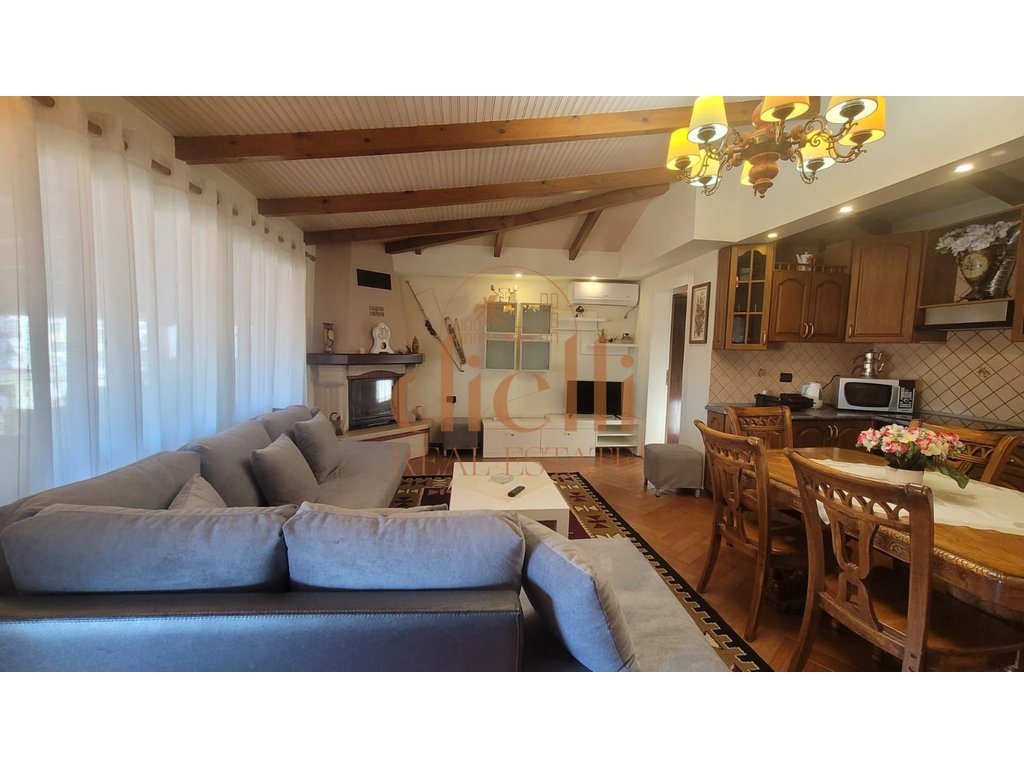 Apartamento 3+1+2+varanda para alugar perto da faculdade de economia