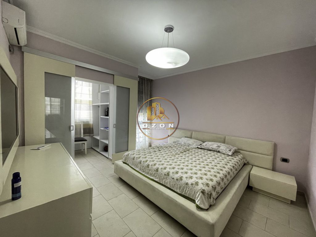 Super apartamento 3+1+2 com arrendamento em bloco!