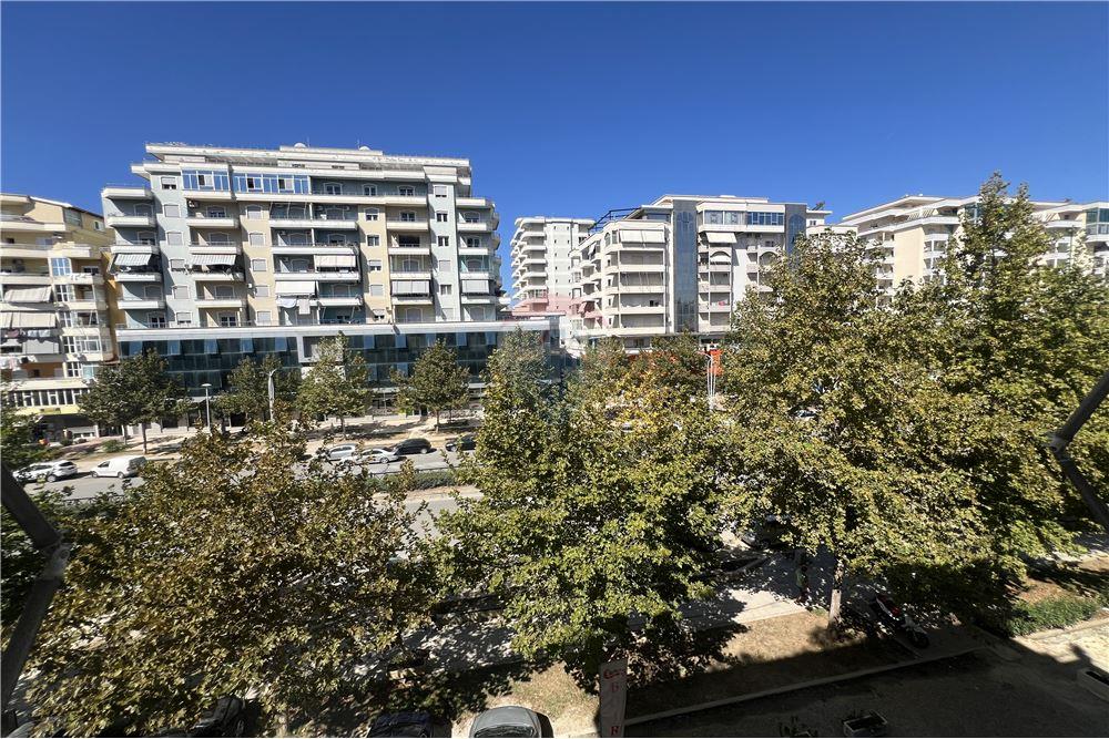 2+1 apartment for sale transballkanike street, Vlorë