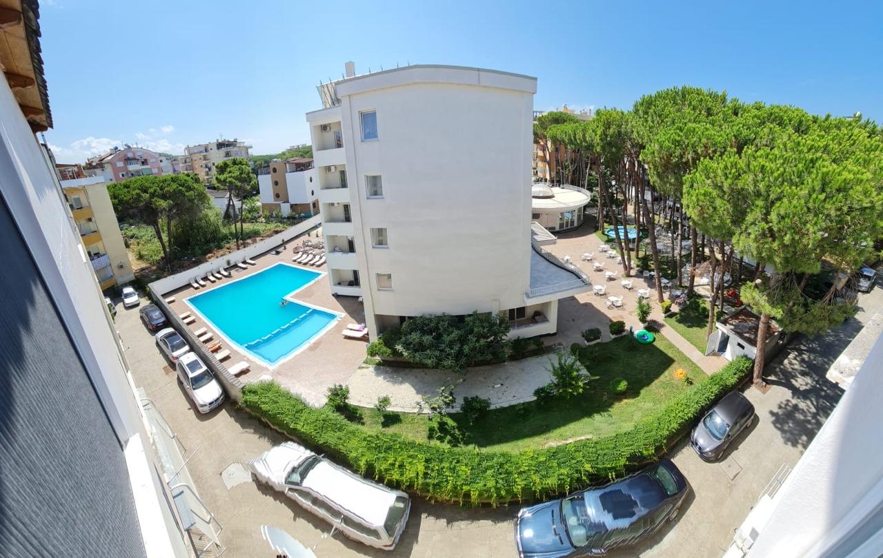 Sale | penthouse 3 + 1 + 3 | Mali i Robit | €300,000