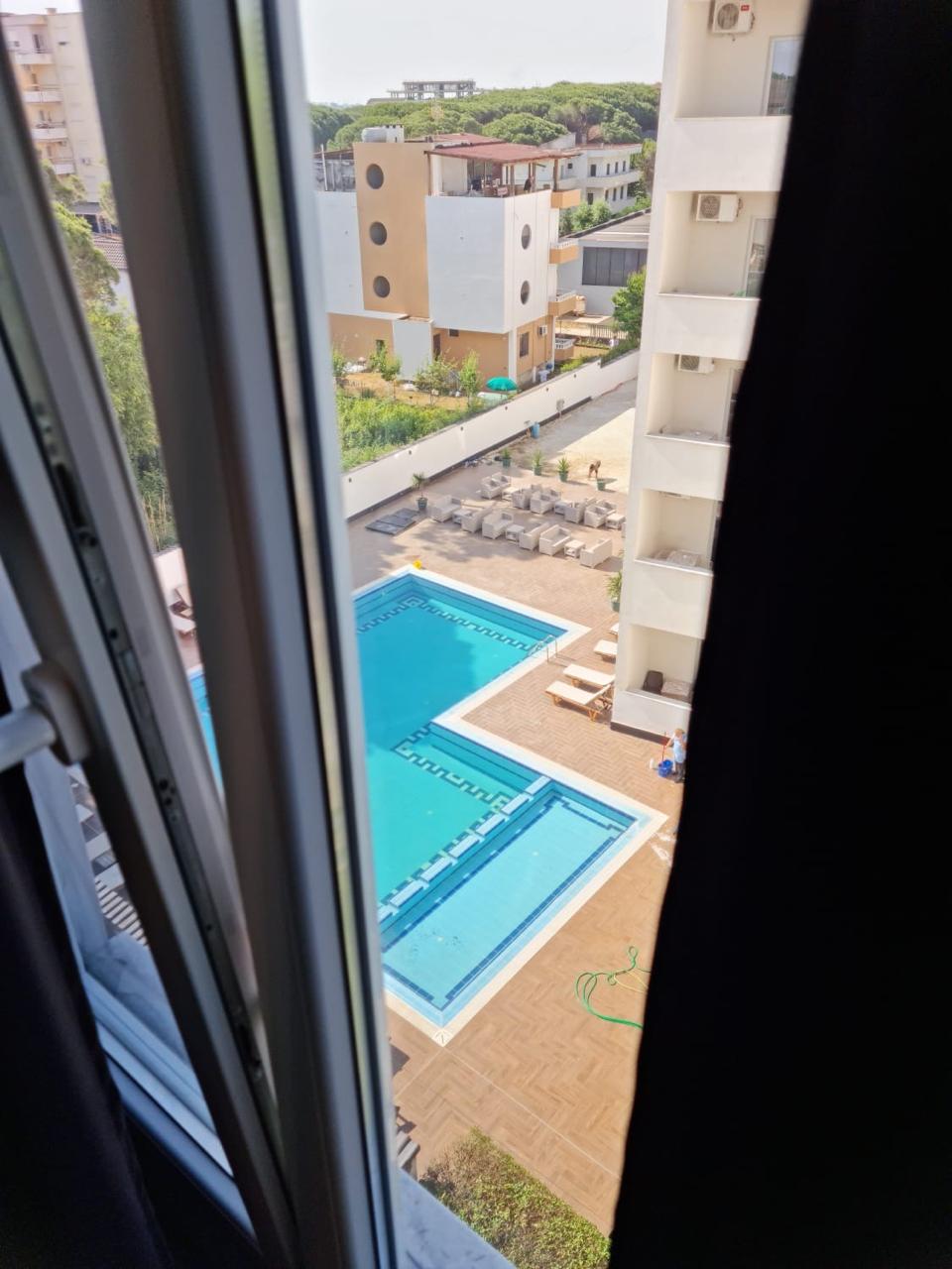 Sale | penthouse 3 + 1 + 3 | Mali i Robit | €300,000 (2)