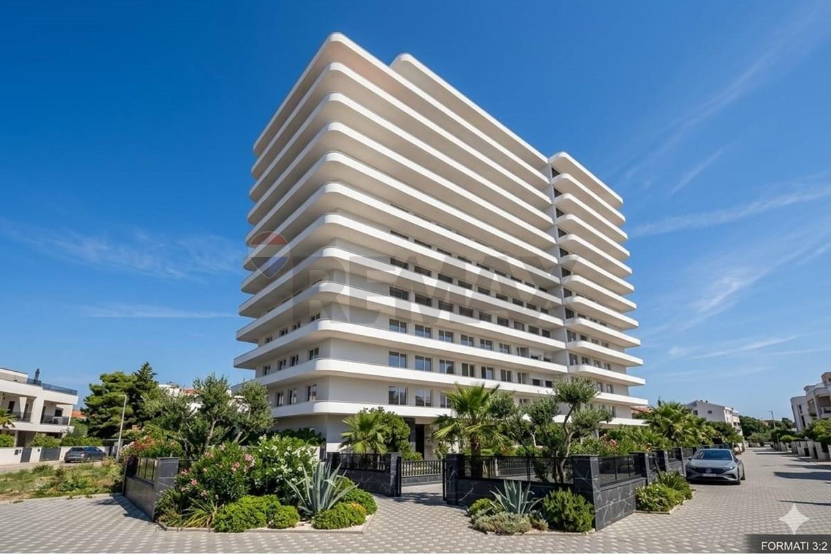 Shitet apartament 1+1 ne zonen e kunes ne shengjin.