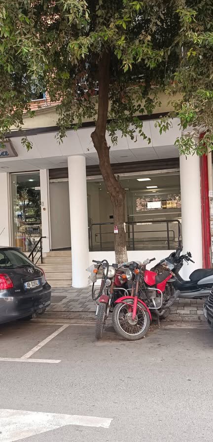 Venda | espaço comercial | rruga e kavajës | €350.000