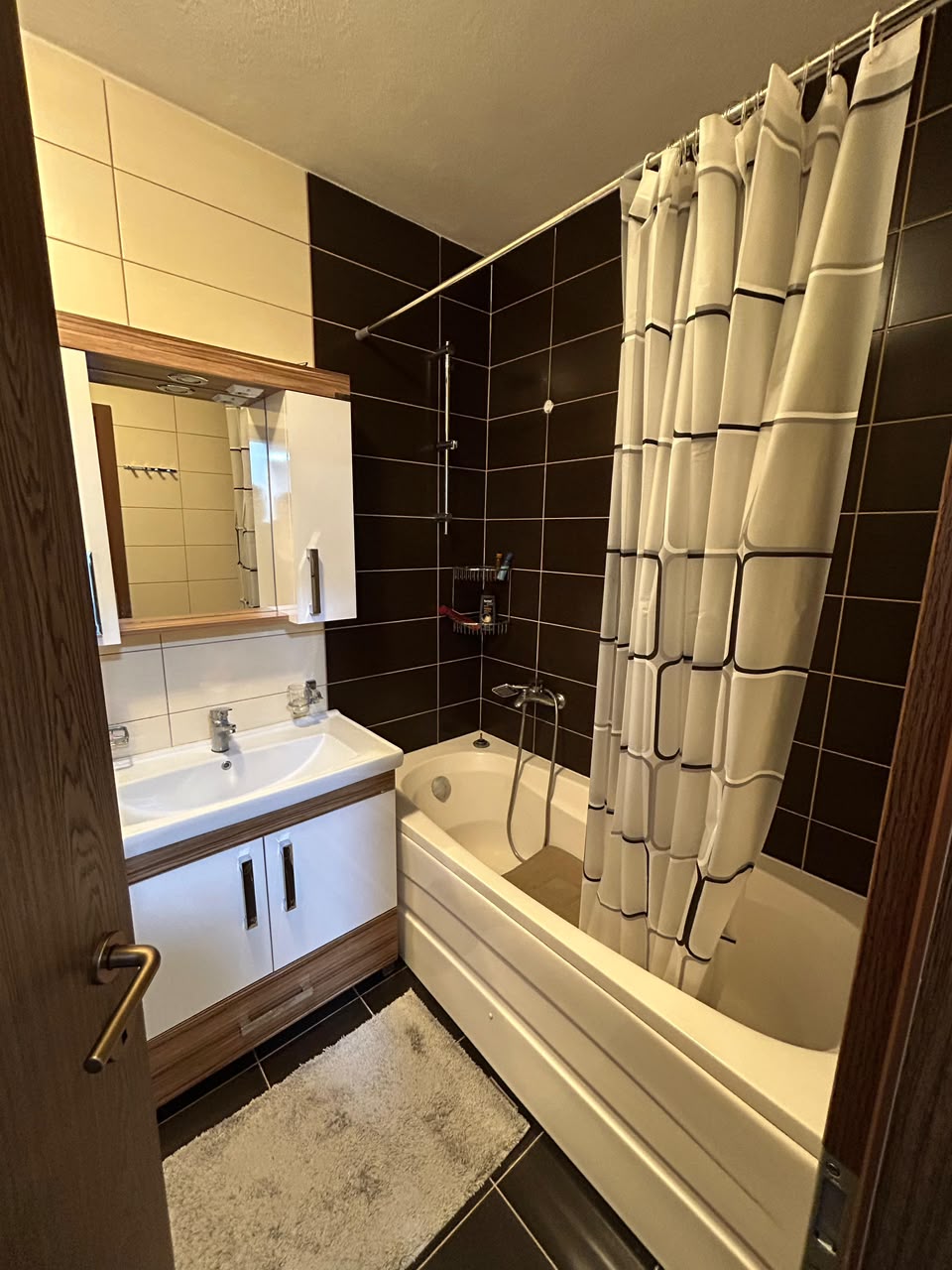 Appartamento 2+1 in affitto ad Arbëri (dragodan)