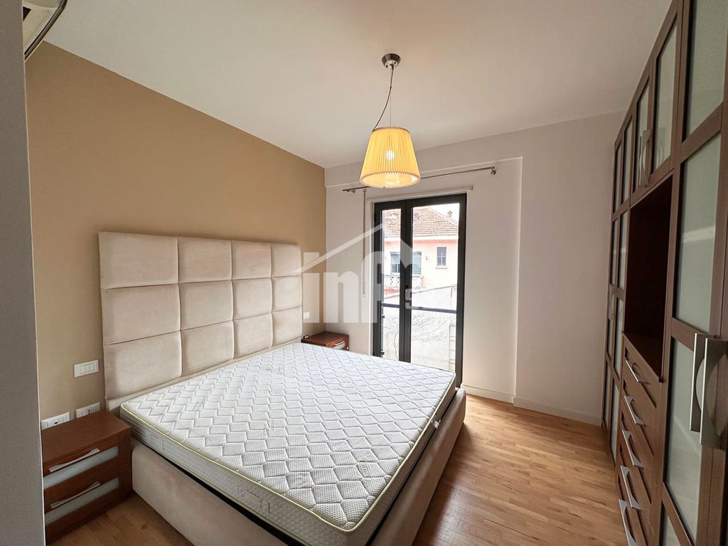Dibres street, selvia