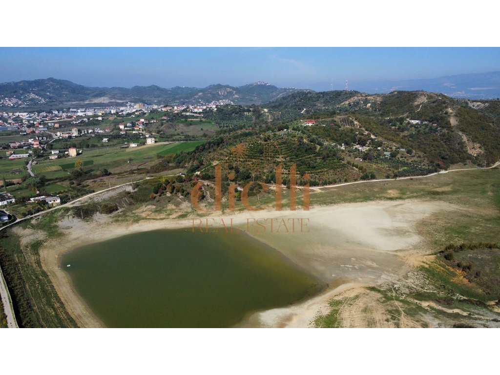 Terreno en venta junto al lago de vora