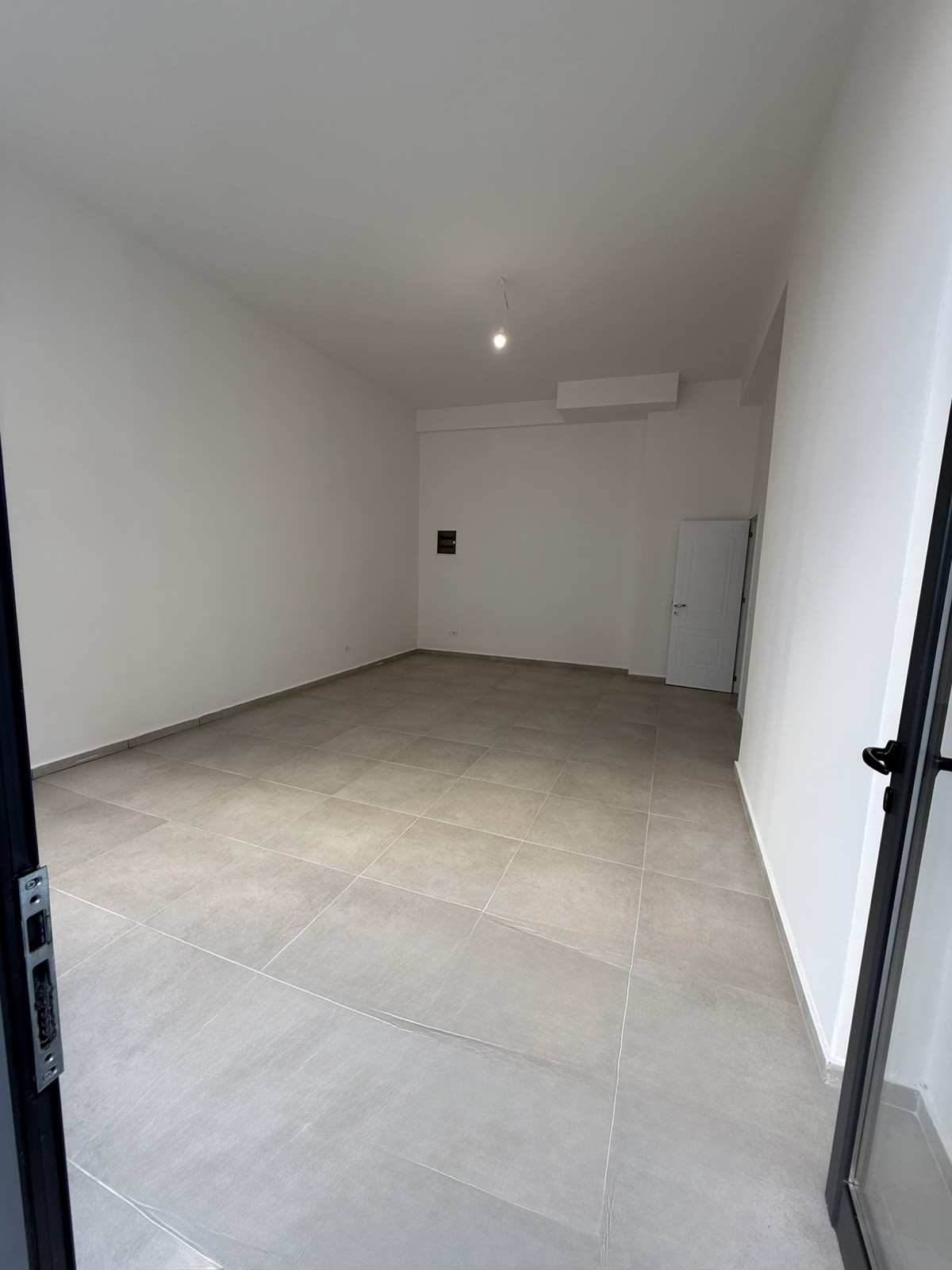 Espaço comercial para alugar 35 m² no bairro muhaxherëve