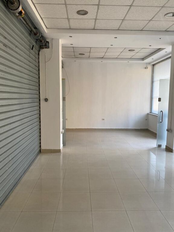 Venda | espaço comercial | rruga e dibrës | €180.000