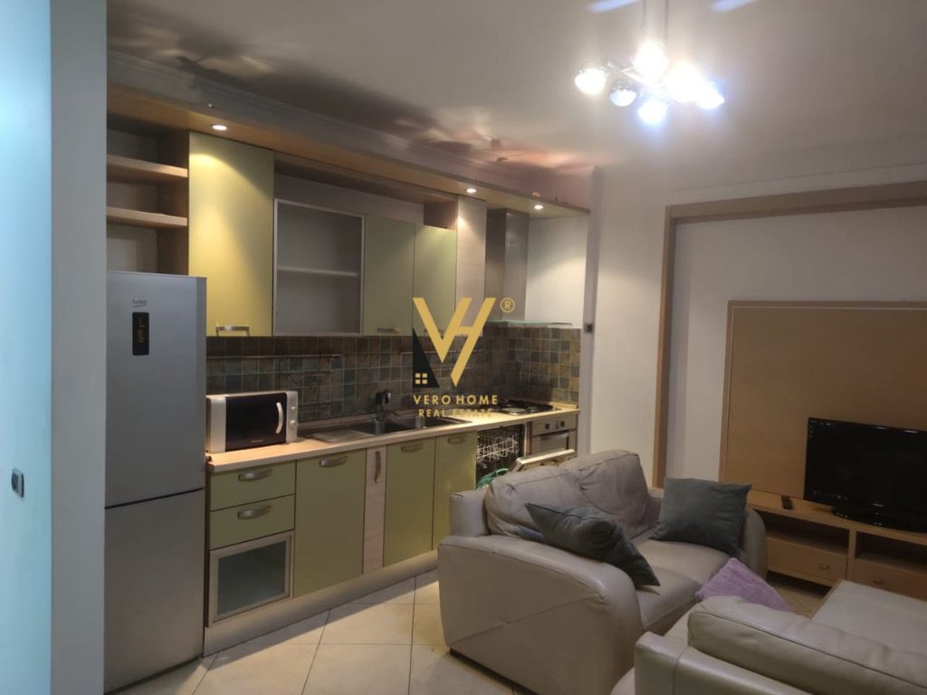 Appartement à louer 2+1+2+bâtiment avec loyer à ferit xhajko 700 euro