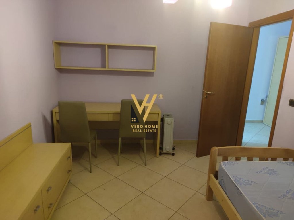 Appartement à louer 2+1+2+bâtiment avec loyer à ferit xhajko 700 euro