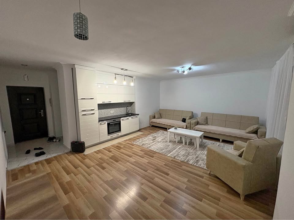 Piso en alquiler 3+1 en Fushë Kosovë