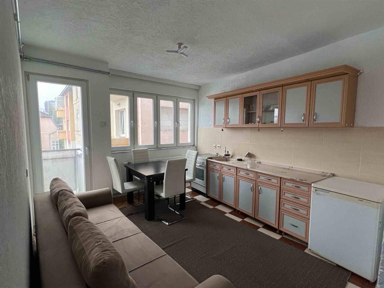 Wohnung zu mieten 1+1 im zentrum (2)