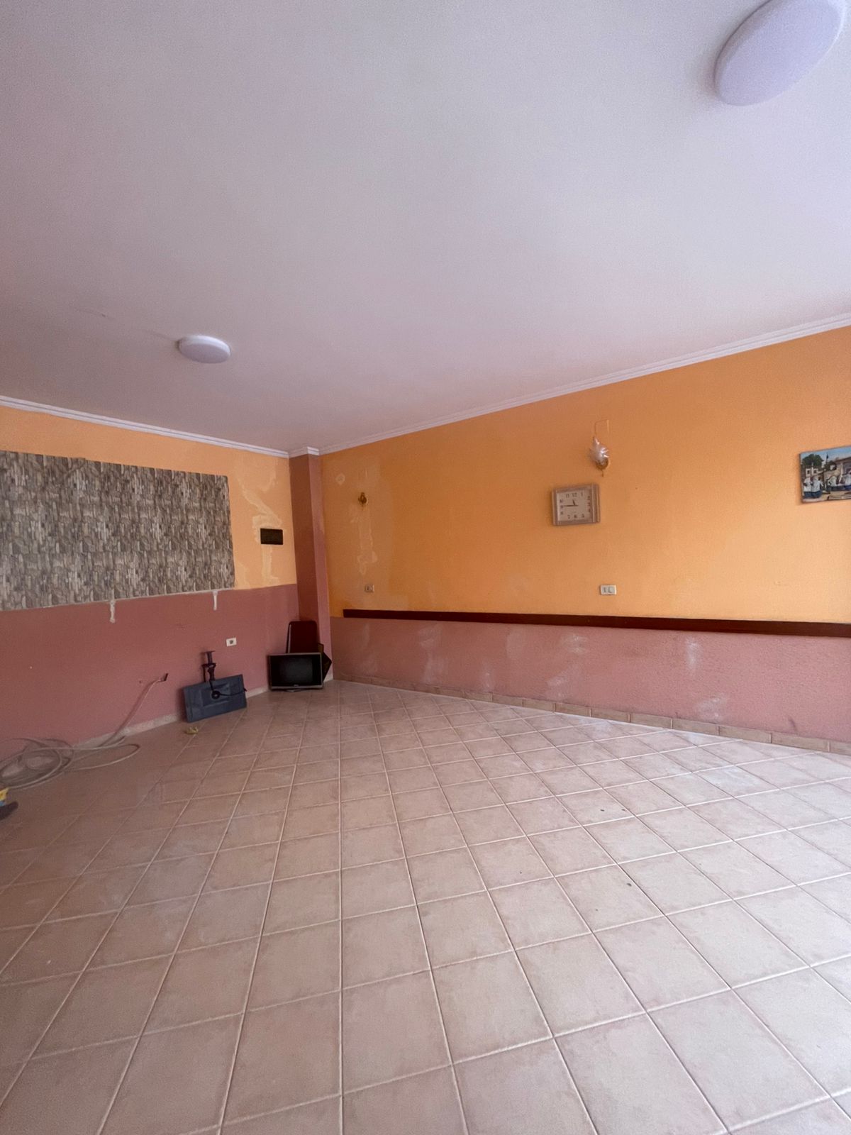 Venta | espacio comercial | kinostudio | 105.000 €