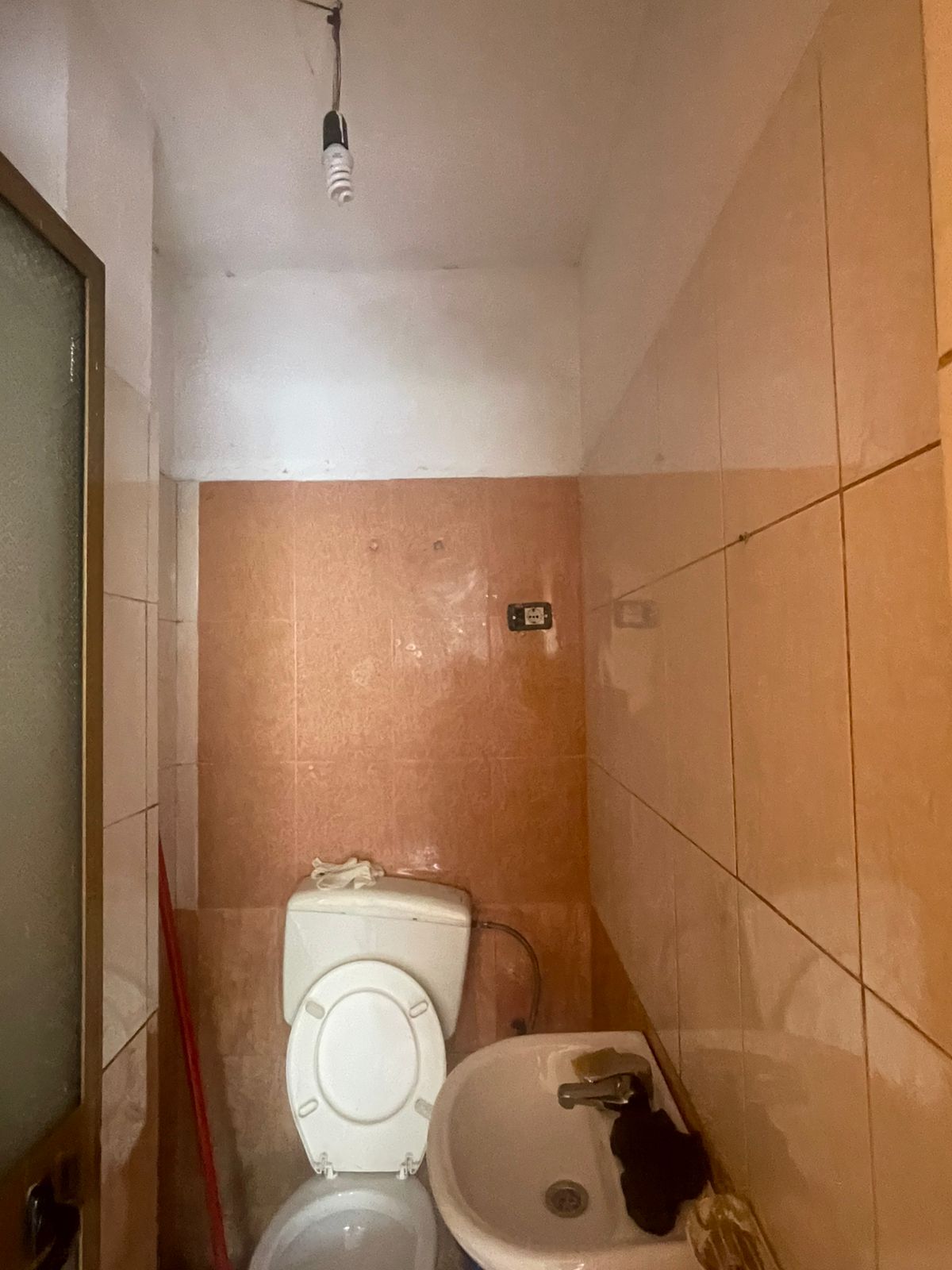 Venta | espacio comercial | kinostudio | 105.000 € (2)