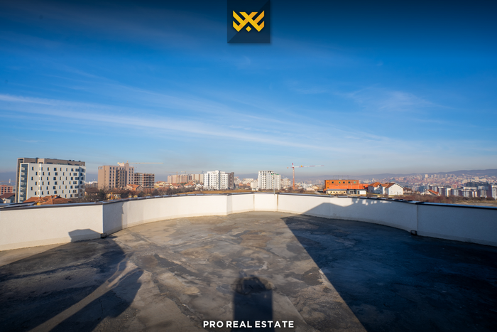 Propriété de 800m² à #louer à Veternik.