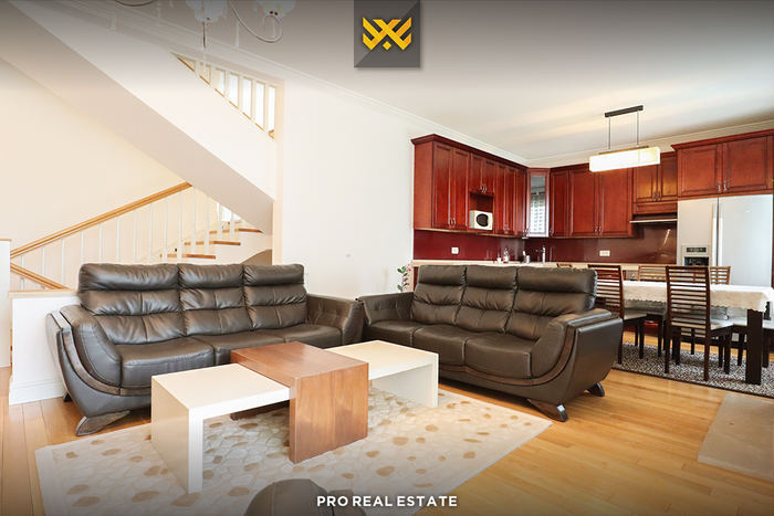 Casa di 270m² in affitto nel villaggio ndërkombëtar