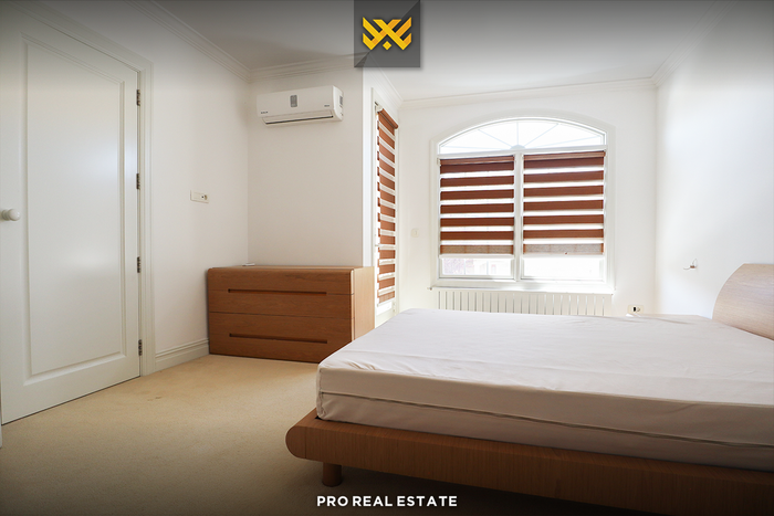 Casa di 270m² in affitto nel villaggio ndërkombëtar