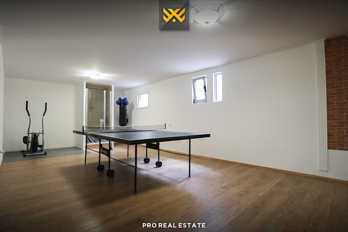 Casa di 270m² in affitto nel villaggio ndërkombëtar