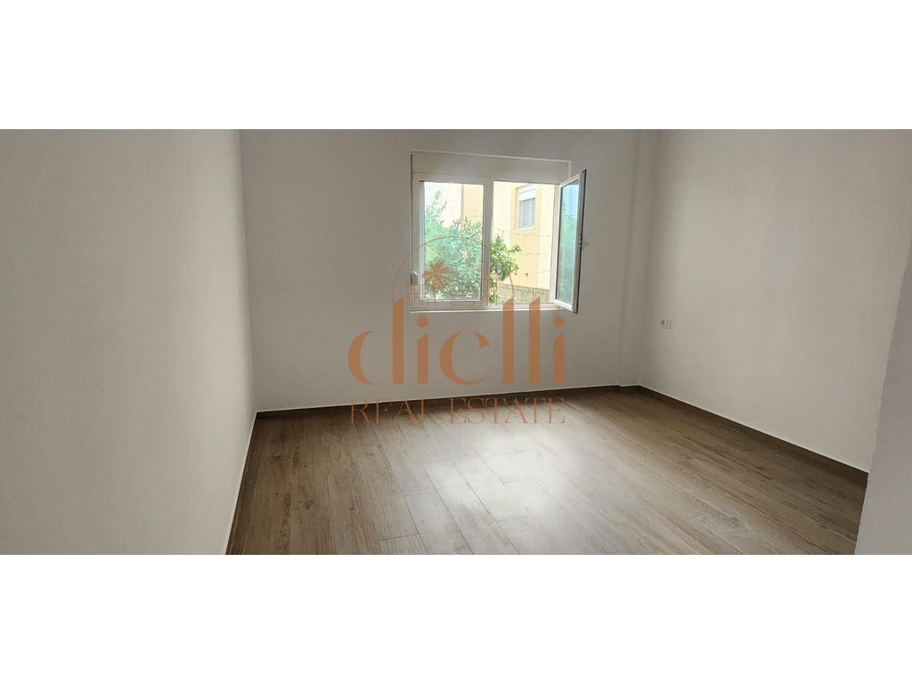 Apartament 1+1 per qira ne Sauk prane akademis se policise