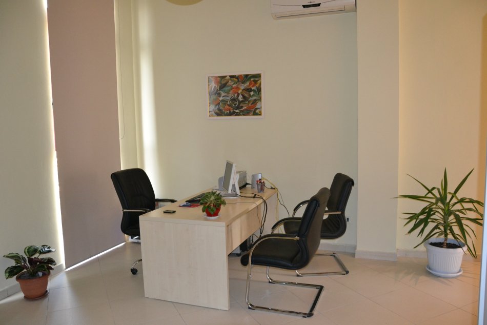 Vente | local commercial | rruga e dibrës | 128 000 €