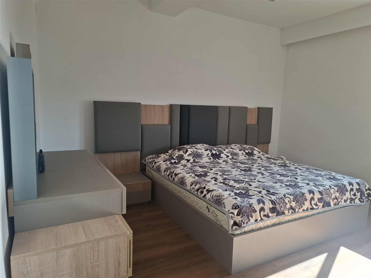 Banesë në shitje rrugës për gërmi (5)