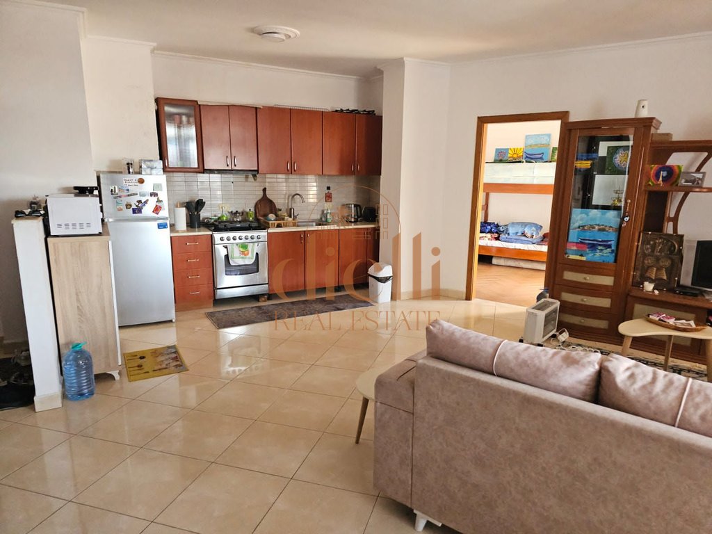 2+1 apartment for rent on rr. Barrikadave