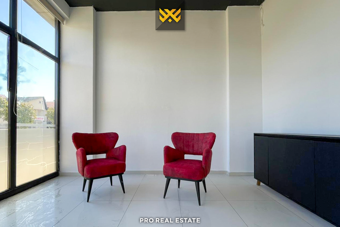 Locale 48m² in affitto a Mati 1