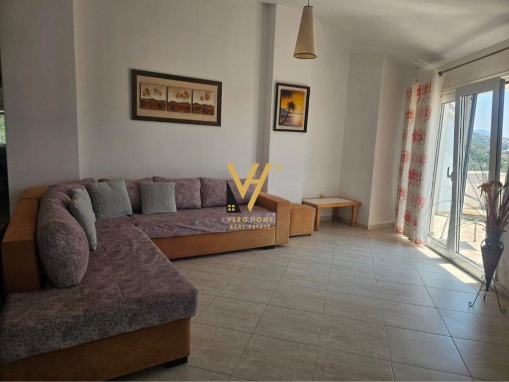 Penthouse 2+1+2+block zu vermieten bei fresku 600 euro