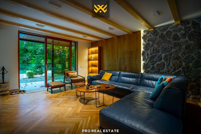 Villa 330m² for #sale in brezovicë